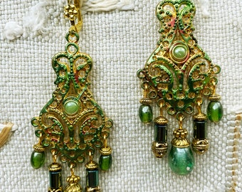 Barokke oorbellen gouden connector groen geschilderde iriserende glaskralen hematiet Renaissance oorbellen kerstcadeau