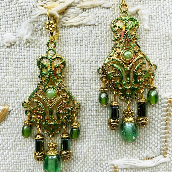 Boucles baroques connecteur doré peint vert perles verre irisé hématite boucles Renaissance cadeau Noël