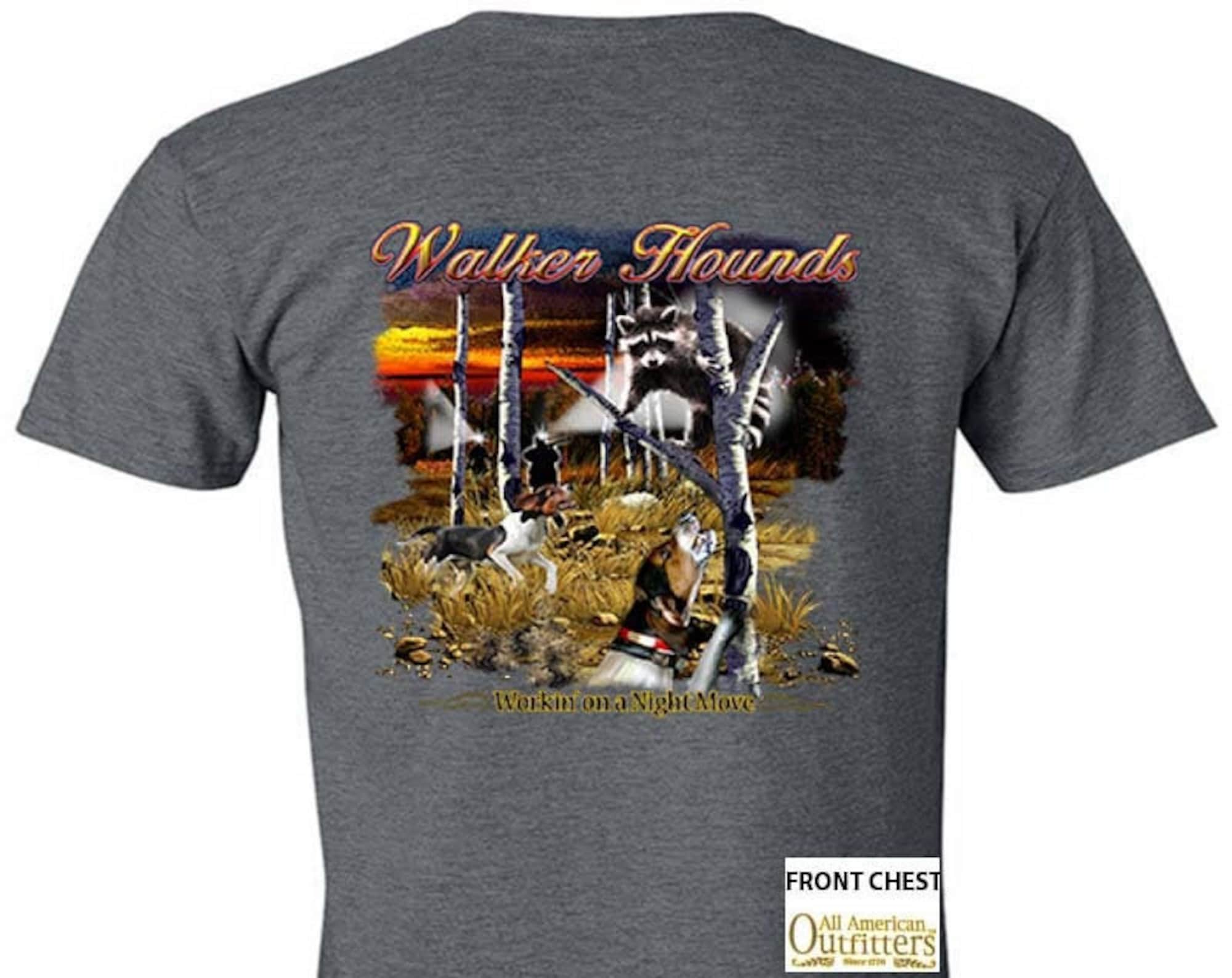Discover WALKER HOUND Workin' On A Night Move Coon Dog Hunter Hunting T-Shirt