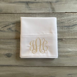 Monogram Pillowcase, Set of Monogrammed Pillowcases, pillowcase, monogram, dorm, graduation gift, personalized pillowcase, mrmrs