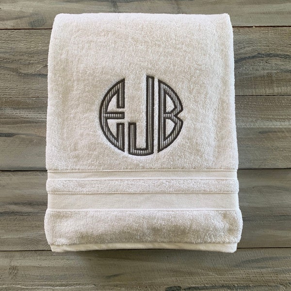 Monogram Bath Sheet, Monogram Bath Towel, Beach Towel, Bath Towel, Monogram, Graduation, Bridesmaid gift, Grad Gift