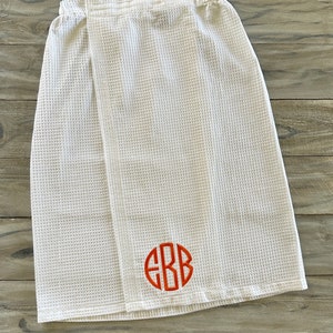 Monogram Towel Wrap, Monogram Bath Wrap, Monogram Shower Wrap, Monogram Robe, Monogram Spa Wrap, Bridesmaid, Grad gift, white towel wrap