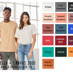 Puede incluir: Una camiseta de manga corta unisex Bella + Canvas 3001 en una variedad de colores, incluyendo blanco, gris jaspeado, negro jaspeado, melocot&oacute;n jaspeado, atardecer jaspeado, malva jaspeado, arcilla jaspeado, azul verdoso jaspeado, azul real, rojo, rojo lienzo, cardenal, verde, bosque, naranja y naranja quemado.