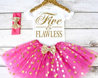 Five and Flawless. Girls Birthday Outfit. Tutu Set. Birthday Shirt. Birthday Tutu Outfit. Birthday Outfit Girl. 5th birthday. S5 5BD (HOTPK)