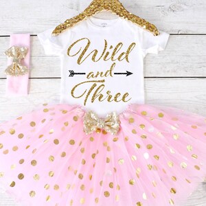 Wild and Three. CUSTOM AGE. Girls Birthday Outfit. Birthday Shirt. Birthday Tutu Outfit. Birthday Outfit Girl. 3rd birthday S3 3BD (LIGHTP)