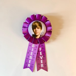 Vintage Justin Bieber Ribbon Award Pin: Collectible Party Favor