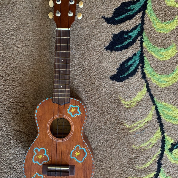 Wood Makala Hawaiian Soprano MK-S Ukulele / Entry-Level Kala Brand Stringed Instrument / Artist Hand-painted Student Instrument with Flowers