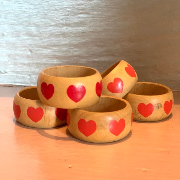 Vintage 1980s Wooden Napkin Rings / Set of 5 Round Napkin Holders with Red Hearts / Retro Love Country Cabin Kitchen Cozy Kitsch Valentine