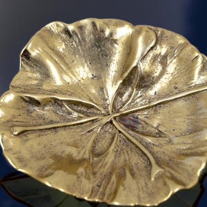 Vintage 1951 Virginia Metalcrafters #3-58 Ginko Leaf &quot;&quot;Tree of Heaven&quot;&quot; Messing Teller oder Tablett.&quot;