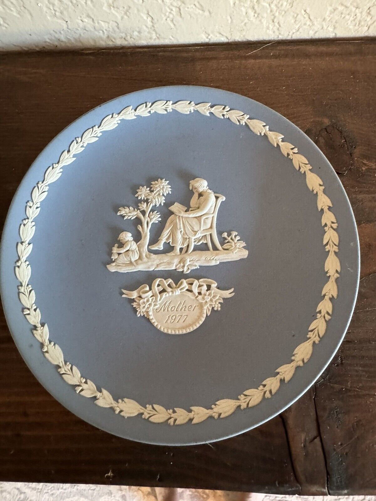 Vintage Wedgwood Jasperware Plate Mother 1977 child at play 6.5" no box