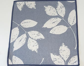 Paño de cocina con arte botánico original de hojas azules / Trapo de cocina con arte funcional inspirado en la naturaleza