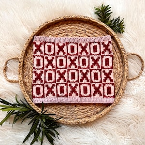 KNITTING PATTERN: XOXO Cowl /Knit Cowl Pattern, Stranded Colorwork, Worsted weight Cowl Pattern,Fair Isle Neck Warmer, Instant Download