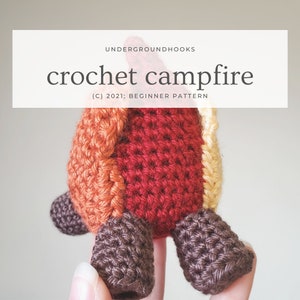 Virkat lägereldsmönster - Utomhus eld amigurumi - Enkel nybörjarvirkad plyschleksak - Höstestetiska vandrings-Smores varm mysig liten skrivbordsleksak
