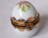 Vintage Limoges France trinket box Hand painted Limoges Porcelain trinket box, Limoges Pill box, Limoges box limoges porcelain egg