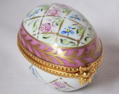 Vintage Limoges France trinket box Hand painted Limoges Porcelain trinket box, Limoges Pill box, Limoges box