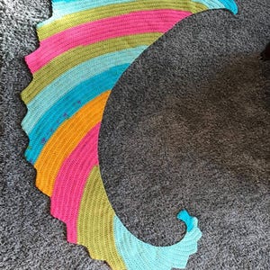 Surf's Up, shawl crochet pattern, uk terms, digital download image 2