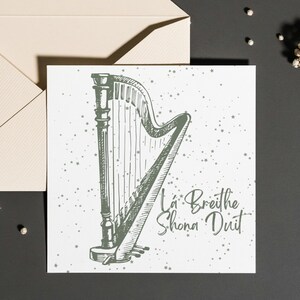 Tarjeta de cumpleaños en idioma irlandés, tarjeta de cumpleaños ecológica, tarjeta de cumpleaños con temática irlandesa con arpa irlandesa, tarjeta de felicitación irlandesa personalizada,