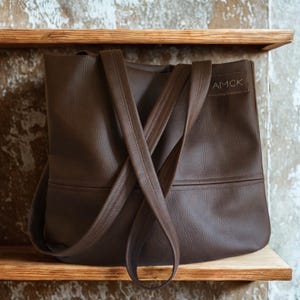 Woman&#39;s Brown handmade Handbag, stylish and elegant shoulder bag, shoulder handbag for everyday use, practical spacious handbag for gifting