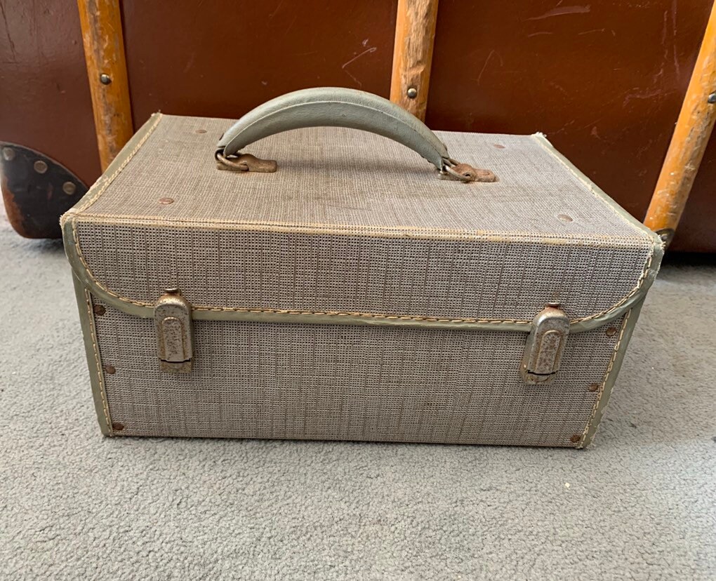 grey vanity case