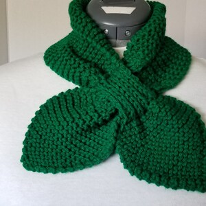 Hand Knitted Self-Tie Neck Warmer in Kelly Green