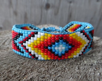 ネイティブアメリカンのビーズブレスレット。アメリカインディアン