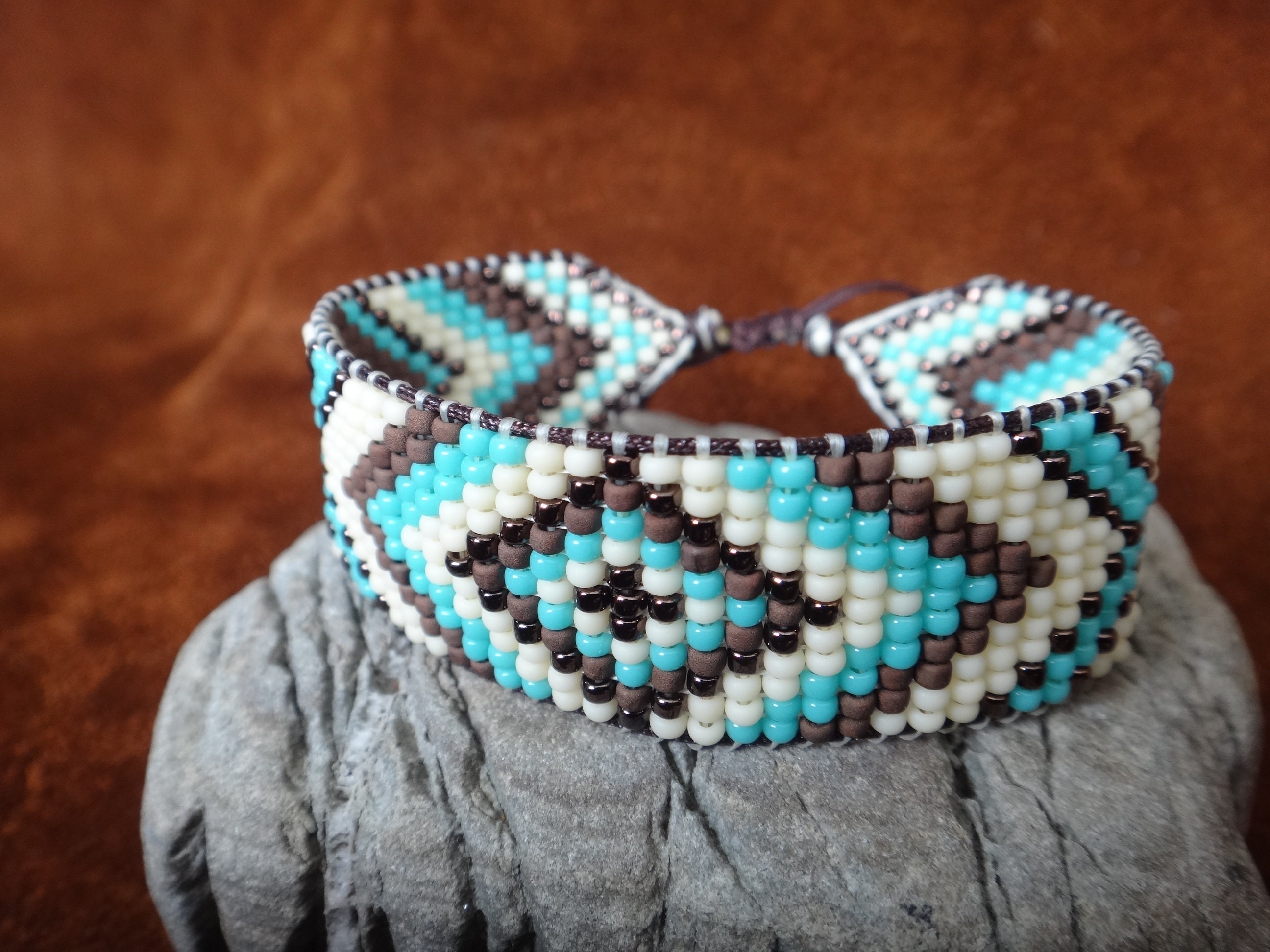 ネイティブアメリカンのビーズブレスレット。アメリカインディアン