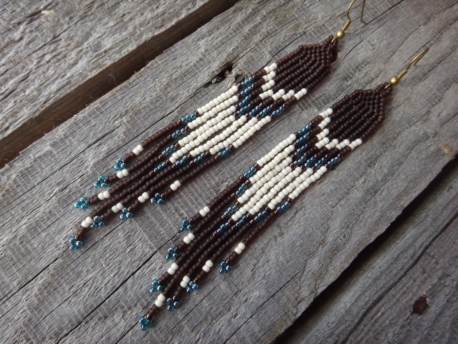 Boucle d'oreilles Amérindienne. Motif fléché. Boucles - Canada