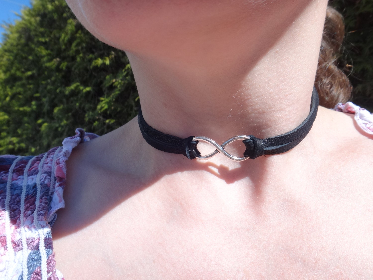 Deertan Choker necklace Symbol Métis Native American. Genuine deerskin. Infinity chocker. 8 adjustable choker Chocker Silver bronze Metis