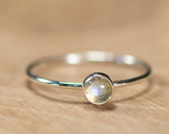 925 silver ring with wonderful labradorite