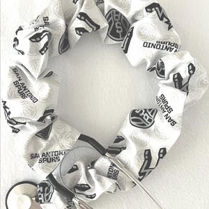 Etui na stetoskop do koszykówki: Sporty Scrubs, San Antonio Spurs, prezenty z okazji Tygodnia Pielęgniarki