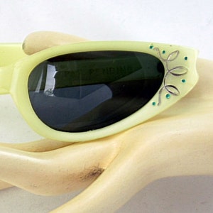 1960s COOL RAY POLOROID Cateye Ivory Plastic Confetti Vintage Sun Glasses; Atomic Spectacles