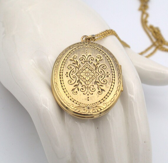 SweetHeart Keepsake 50s Oval Double Picture LOCKE… - image 1