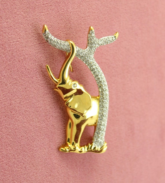 Vintage Vintage Rhinestone Gold Elephant Brooch Pin