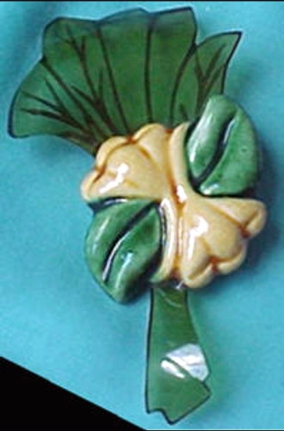 ELZAC 40s Carved Green Lucite Ceramic Yellow Flow… - image 2