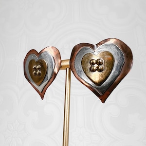 Orecchini vintage a forma di cuore in metallo misto: rame, argento e bronzo, stile boho anni &#39;70