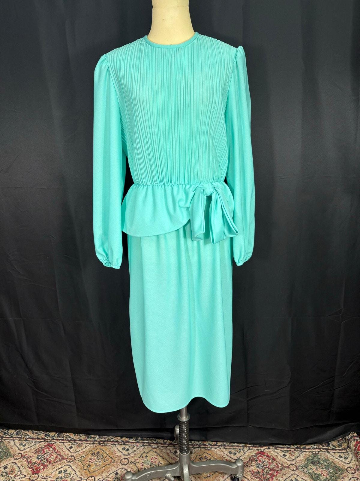 mint green retro dress SOFIA Mint Green Retro Floral Skater Mini Dress – OOTO CLOTHING main image 1