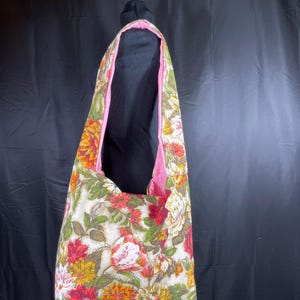 Bolso Hobo grande, hecho a mano con tela floral vintage de los años 60, forrado