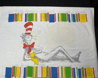 Vintage Kissenbezug mit zwei von Dr. Seuss klassischen Charakteren Cat In The Hat und Lazy Lion 70er Jahre mehrfarbige Kinderbettwäsche