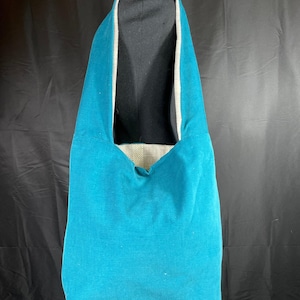 Bolso hobo de pana color aguamarina, forro de lona color tostado, hecho a mano, pieza única, bolsos, bolso de mano,