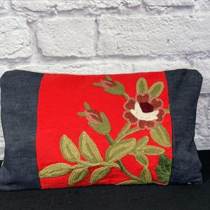 Sac fait main en denim et broderie florale, sacoche, pochette, voyage, pochette, pièce unique doublée unique