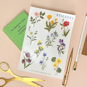 Britische Wildblumen A5 Stickerbogen | Blumen Illustrationen | Eco Vinyl-Aufkleber | Natur Illustration Aufkleber | Kleine Paisley Designs