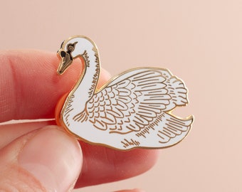 Pin esmaltado de cisne mudo / Insignia / Pin esmaltado duro / Pin esmaltado dorado / Pin de solapa / Pin de fauna salvaje / Naturaleza británica / Little Paisley Designs
