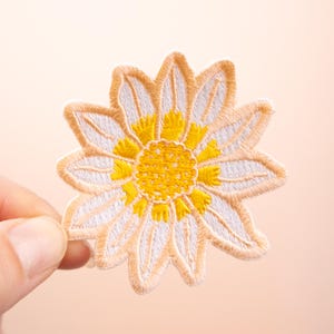 Daisy Flower Embroidered Iron-on Patch | Wildflower Patch | Flower Embroidered Patch | Iron-On Patch | Little Paisley Designs
