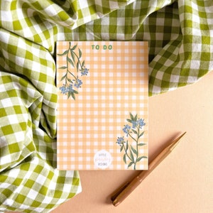 Notatnik z listą rzeczy do zrobienia w kratkę gingham Forget-Me-Note | Podkładka na biurko A6 z motywem kwiatowym | Lista rzeczy do zrobienia | Organizer | Notatnik z odrywanymi fragmentami | Notatnik | Małe wzory paisley