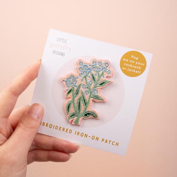 忘れな草の花の刺繍入りアイロン接着ワッペン | ワイルドフラワー