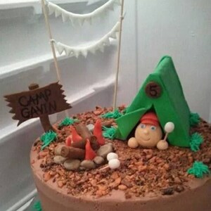 Handmade Edible Fondant Camping Cake Topper Set Bild 4