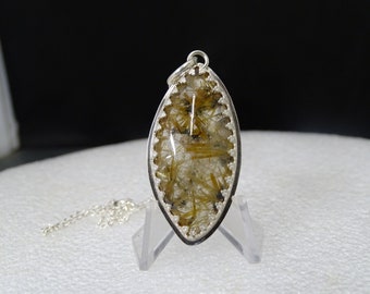 COLGANTE DE CUARZO RUTILADO Engaste en Bisel en Plata de Ley Hecho a Mano .. Piedra Transparente Hermoso Engaste Viene con Cadena de Plata de Ley