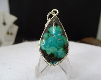 HUBEI TURQUESA COLGANTE Hecho a mano en plata esterlina con cadena de plata esterlina de 18 ". Impresionante