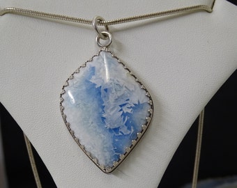 LAPIS LACE ONYX Bisel colgante hecho a mano engastado en plata de ley con cadena de plata de ley de 18".  Piedra increíble
