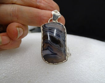 COLGANTE DE ÁGATA DE TUBO Bisel hecho a mano en plata de ley con cadena de plata de ley de 18"